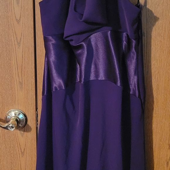 Halter top gown - Picture 2 of 2